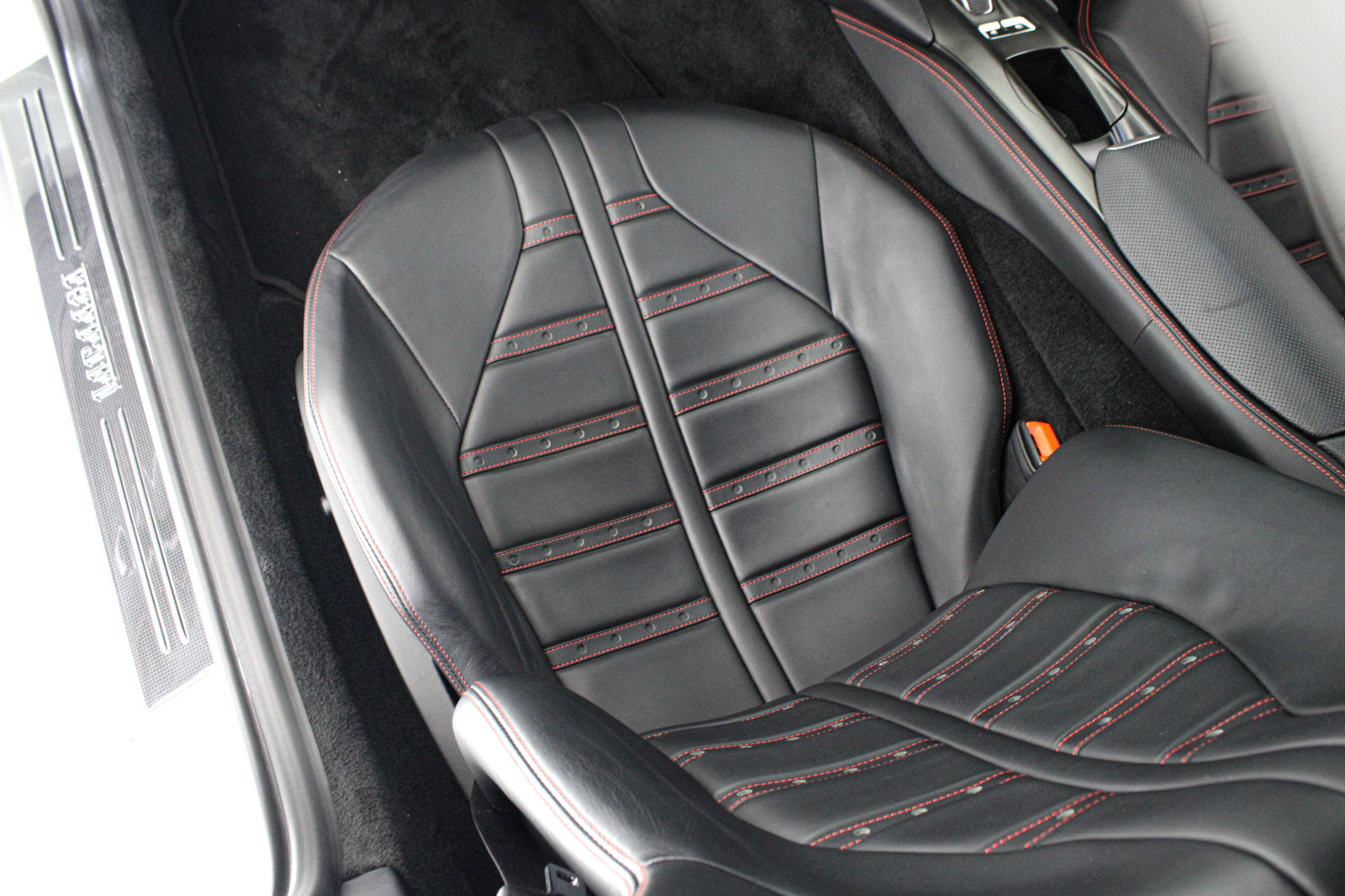 Used 2020 Ferrari 812 Superfast RWD image 35