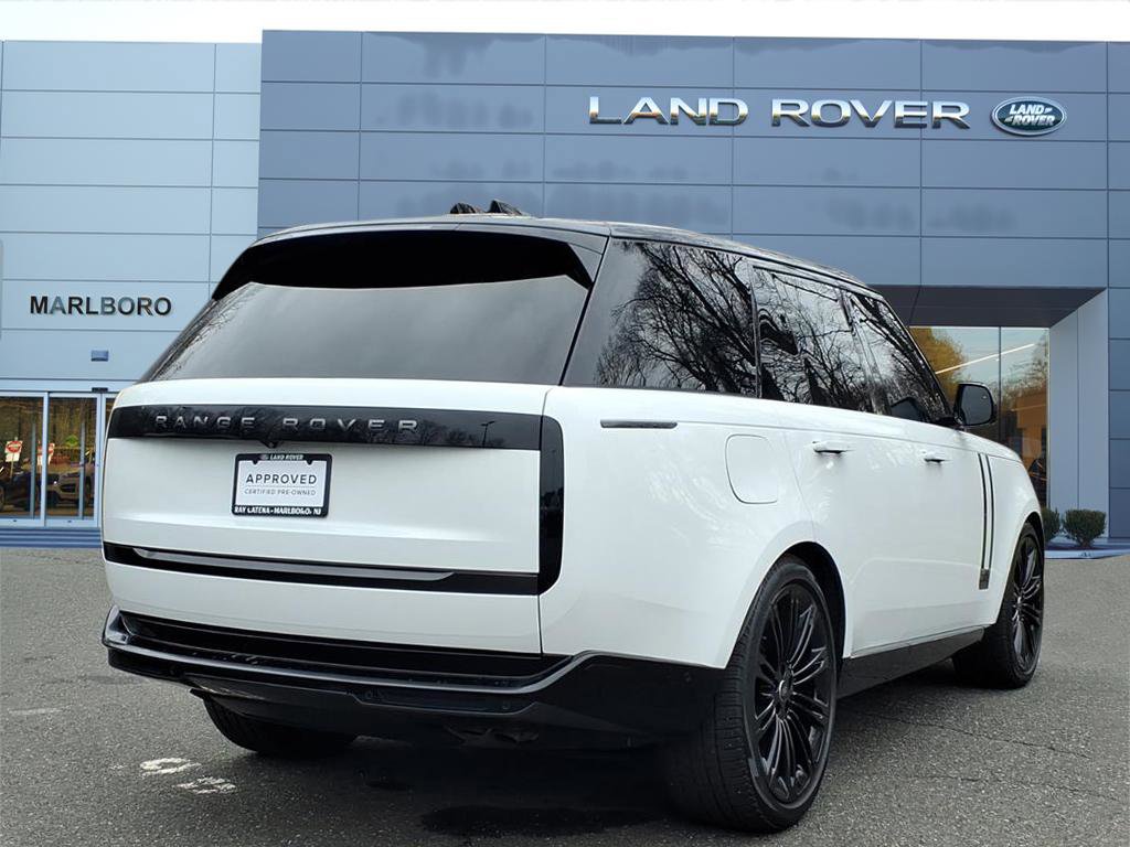 Certified 2024 Land Rover Range Rover SE image 2