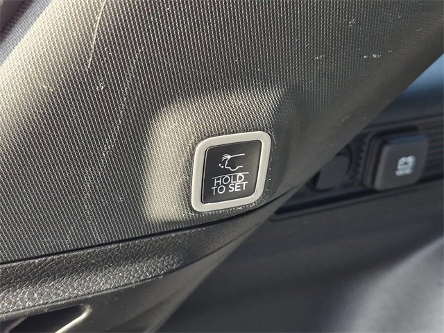 Used 2024 Jeep Grand Cherokee Limited image 11