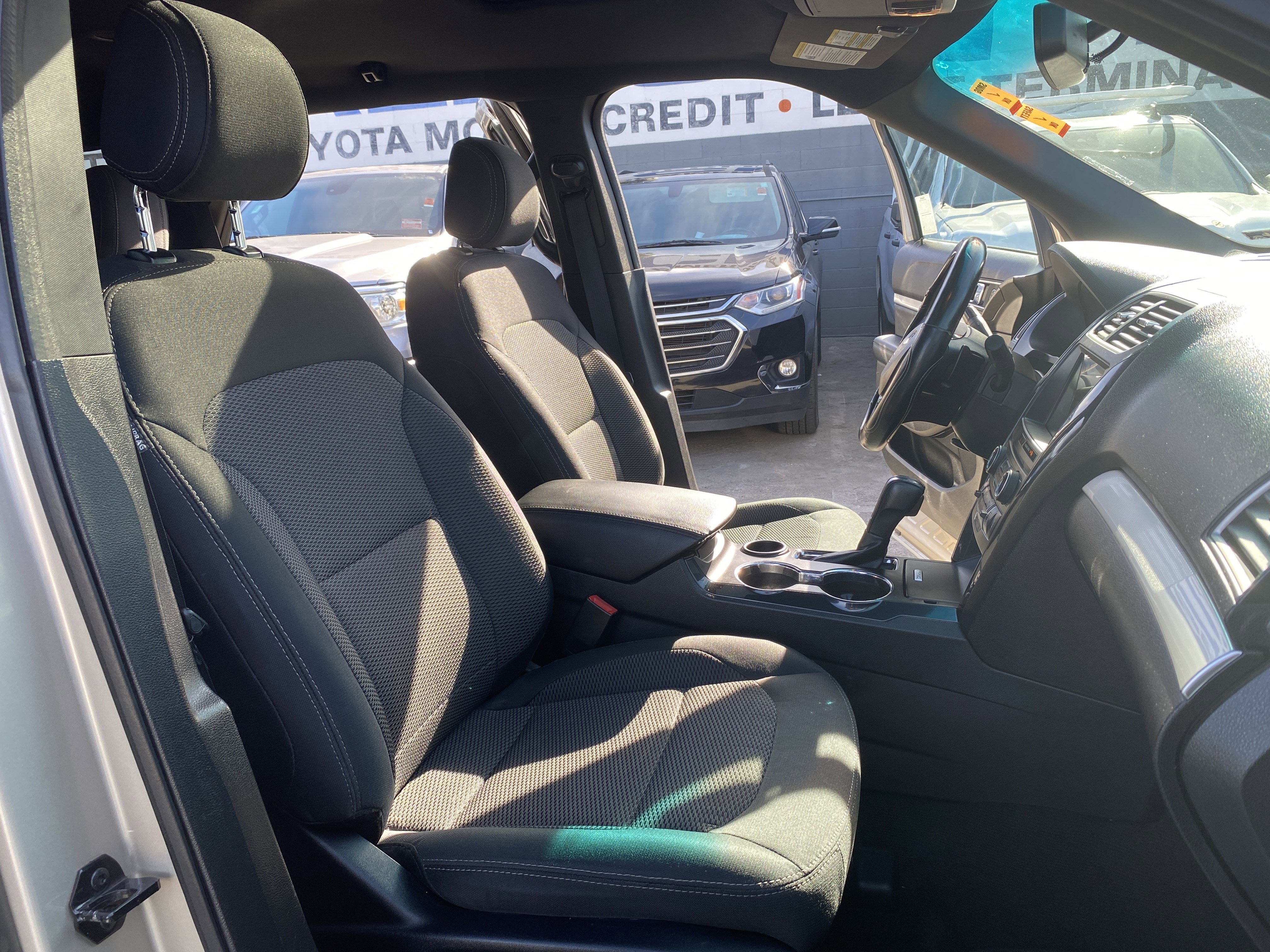 Used 2017 Ford Explorer XLT w/ Equipment Group 201A image 25