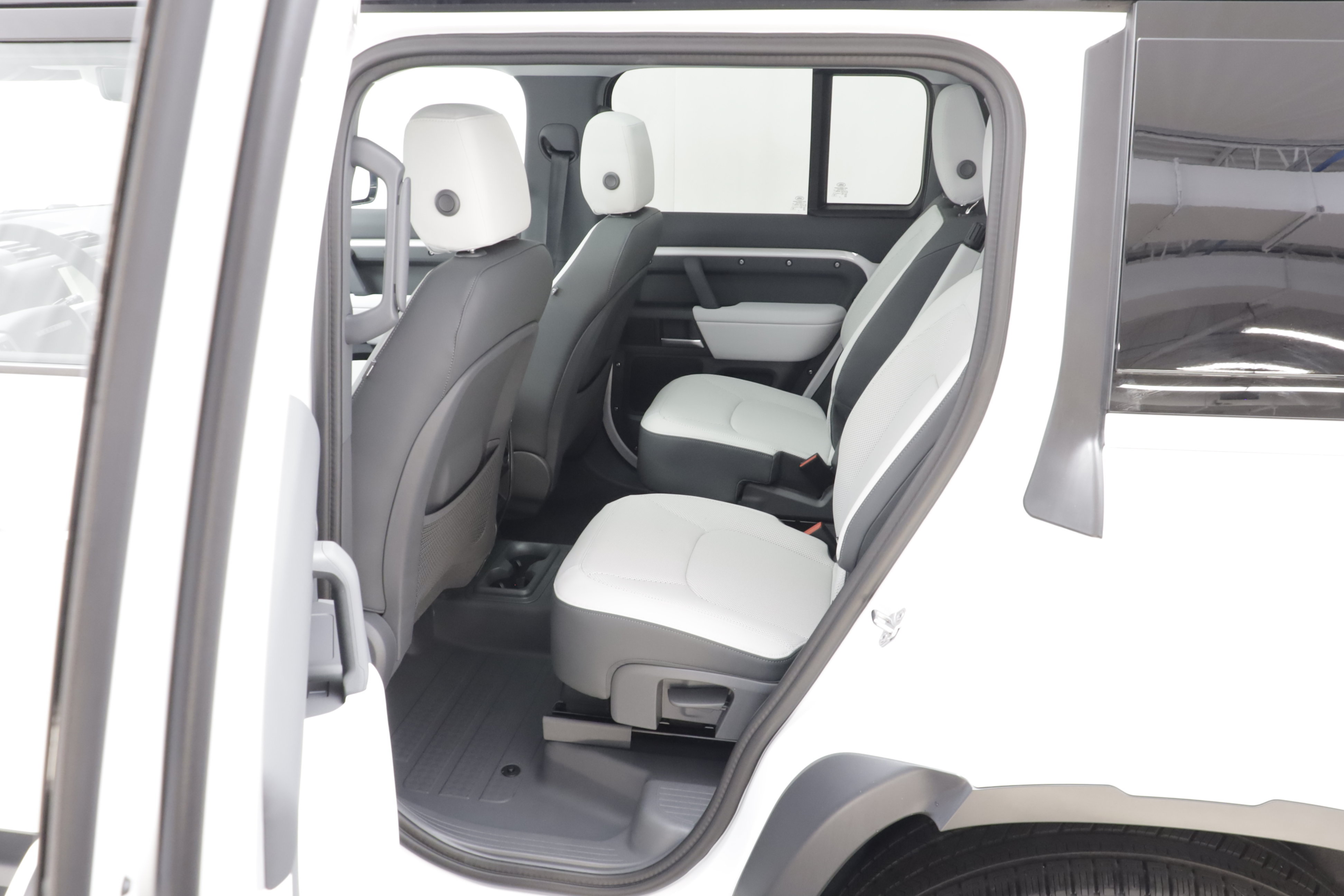 New 2026 Land Rover Defender 130 S AWD/4WD image 17