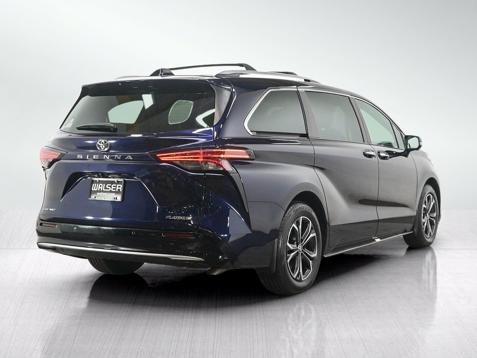 Used 2026 Toyota Sienna Platinum AWD/4WD image 5