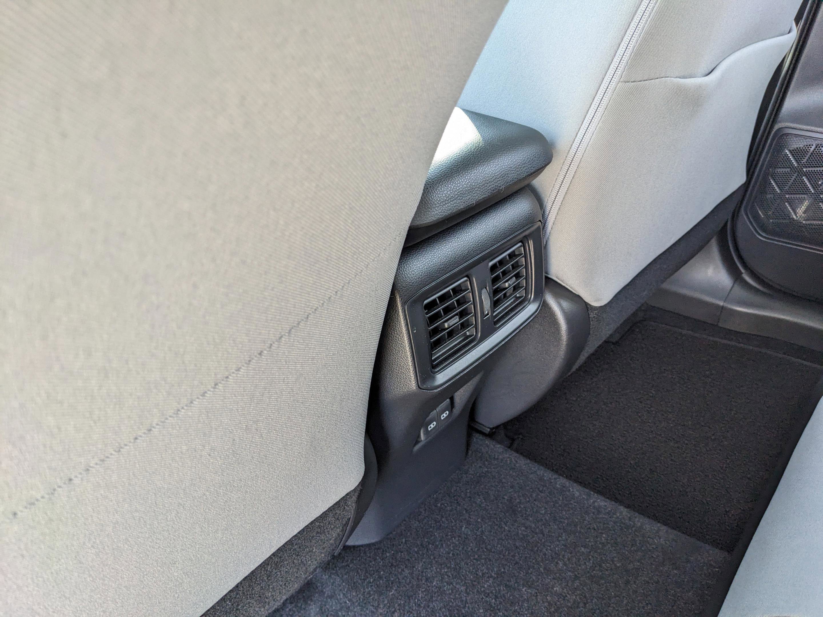 Used 2022 Toyota RAV4 XLE image 16