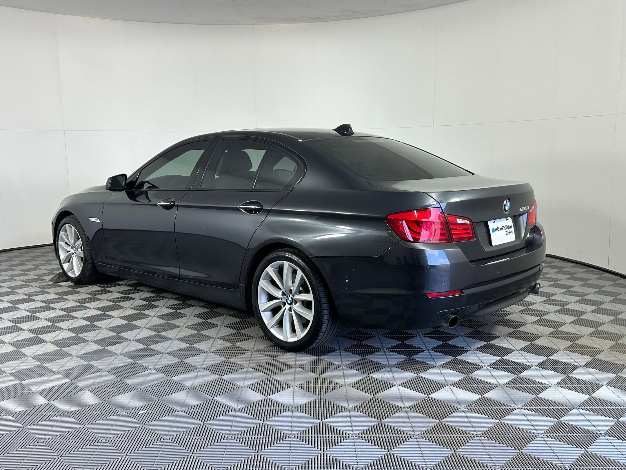 Used 2011 BMW 535i Sedan image 3