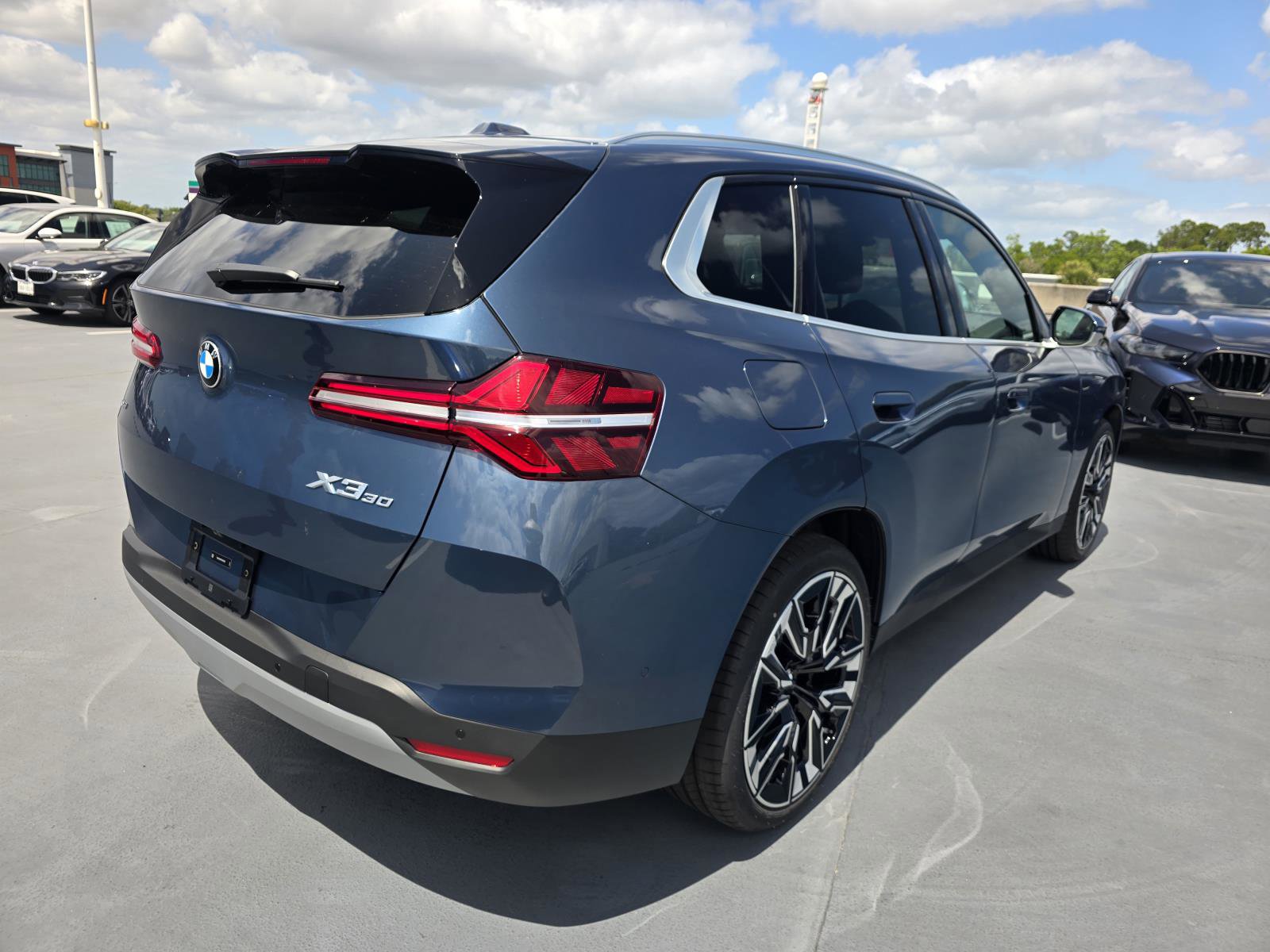 New 2026 BMW X3 xDrive30 w/ Premium Package image 3