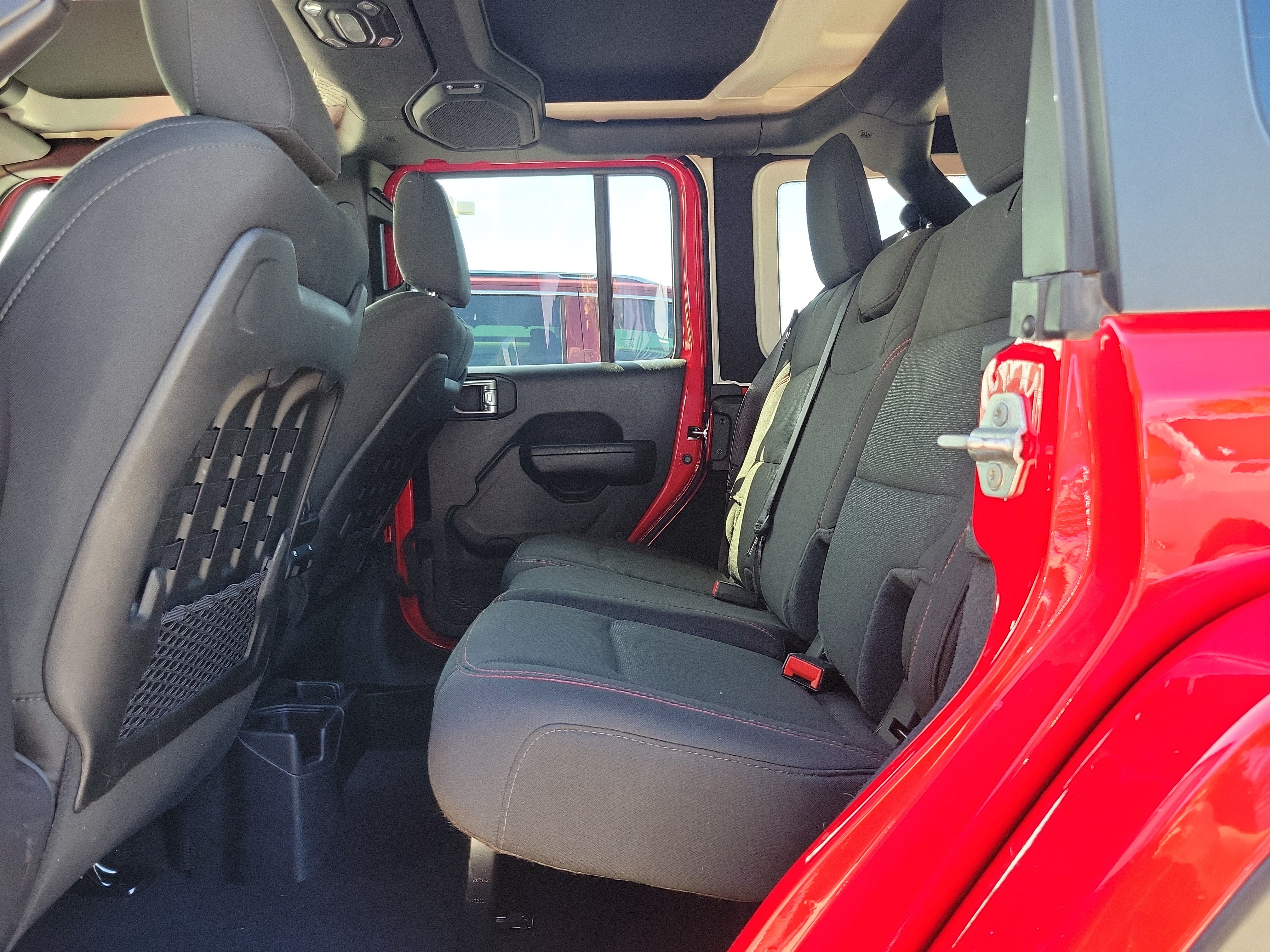 Used 2021 Jeep Wrangler Unlimited Rubicon w/ Safety Group AWD/4WD image 8