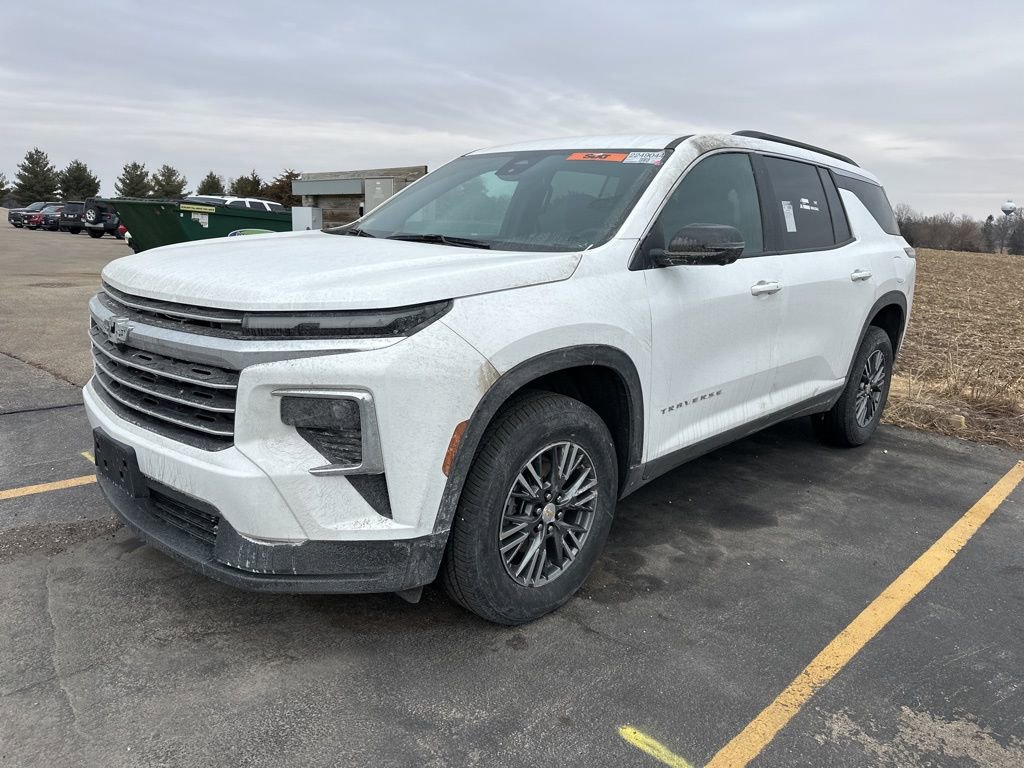 Used 2024 Chevrolet Traverse LT image 16
