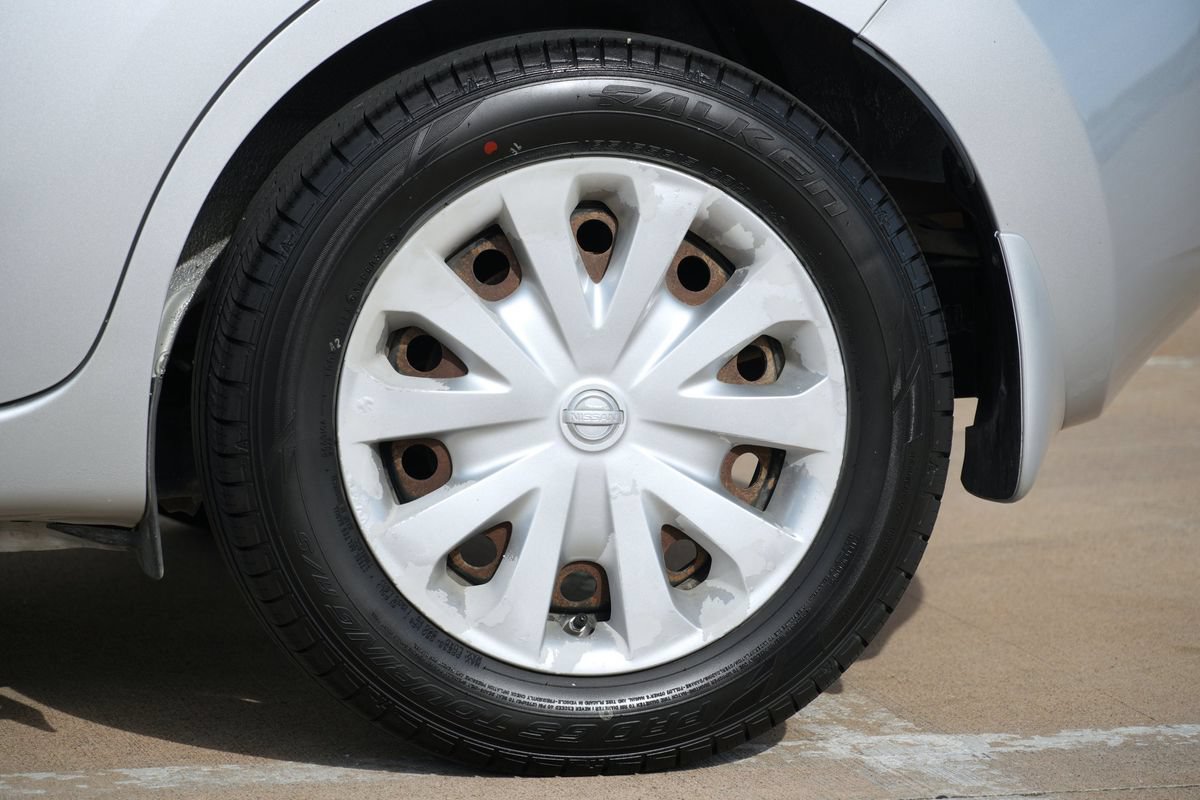 Used 2015 Nissan Versa Note SV FWD image 26