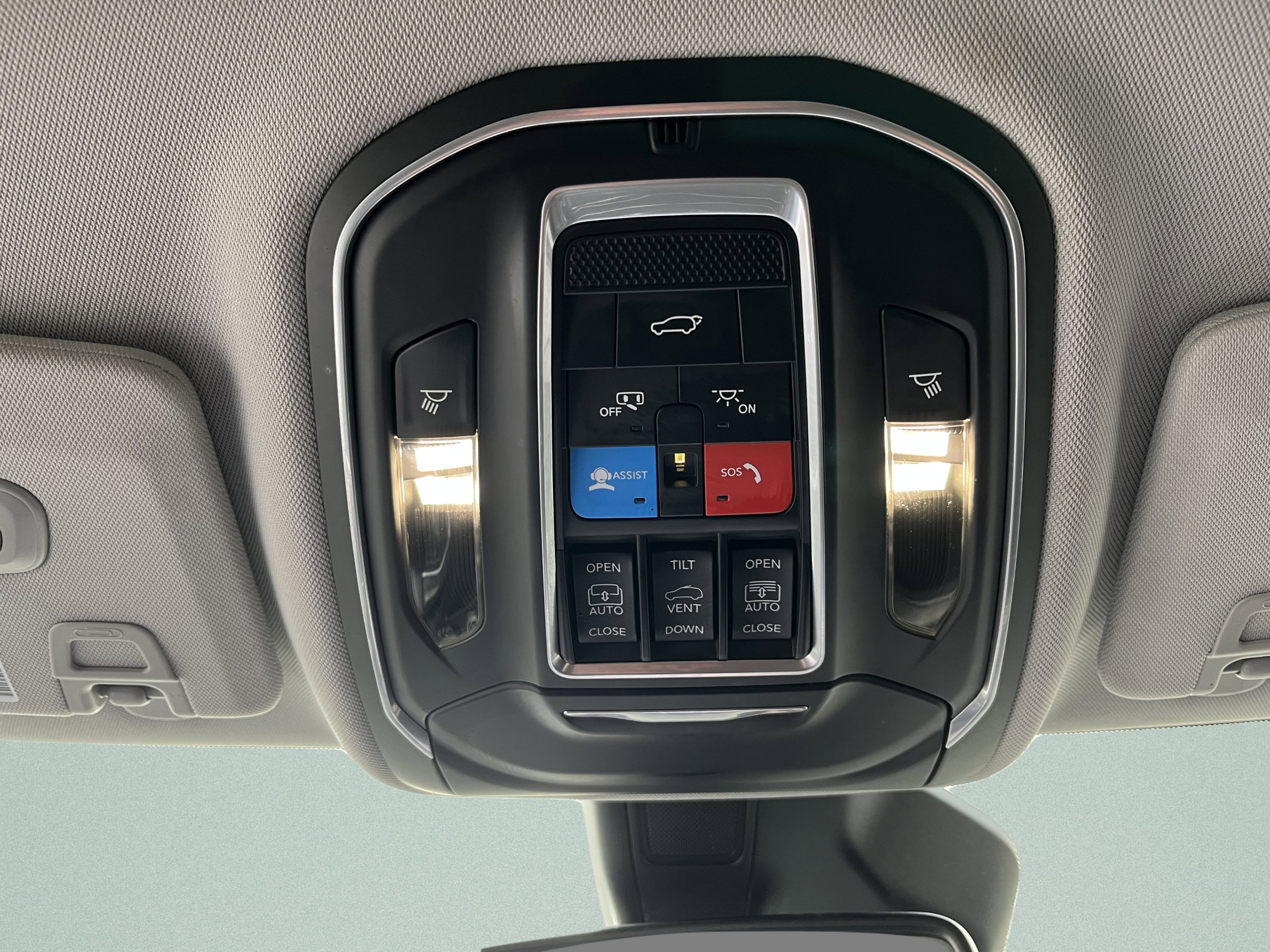 Used 2022 Jeep Grand Cherokee L Limited AWD/4WD image 25