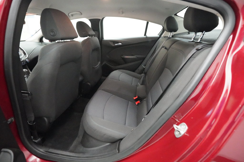 Used 2018 Chevrolet Cruze LT w/ Convenience Package FWD image 15