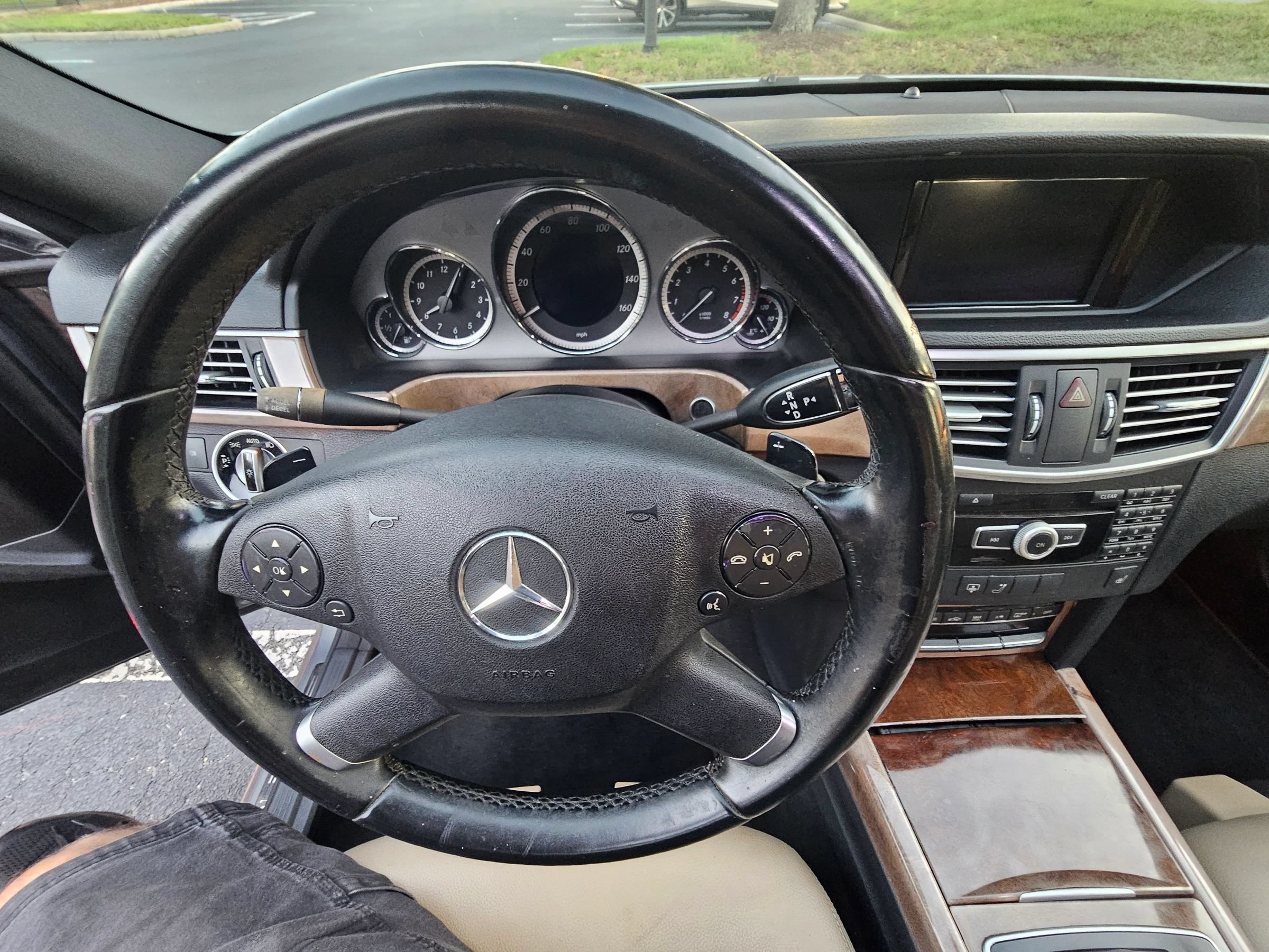 Used 2012 Mercedes-Benz E 350 Sedan image 26