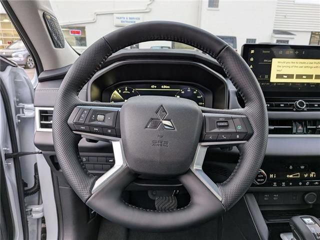 New 2026 Mitsubishi Outlander SE AWD/4WD image 17