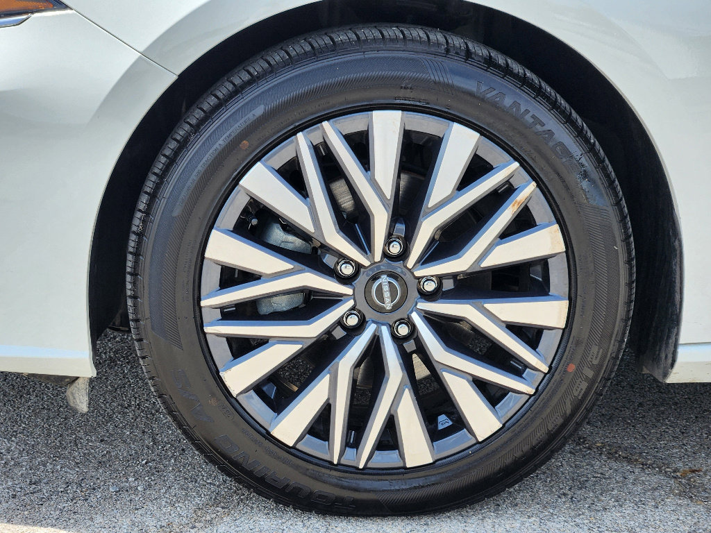 Used 2025 Nissan Altima 2.5 SV image 10
