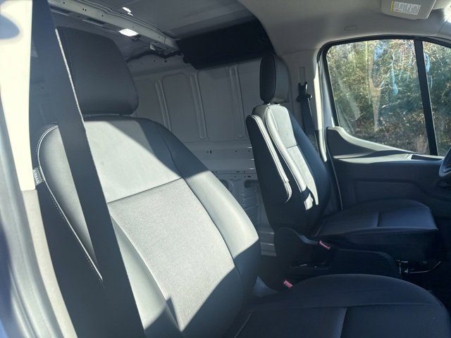 New 2025 Ford Transit 250 Low Roof image 21