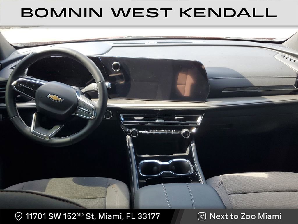 Used 2025 Chevrolet Traverse LT w/ Driver Confidence Package image 5