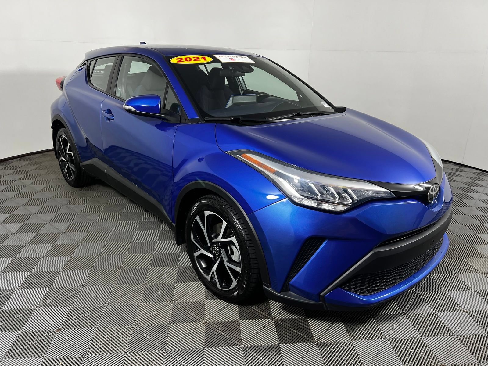 Certified 2021 Toyota C-HR XLE FWD image 3