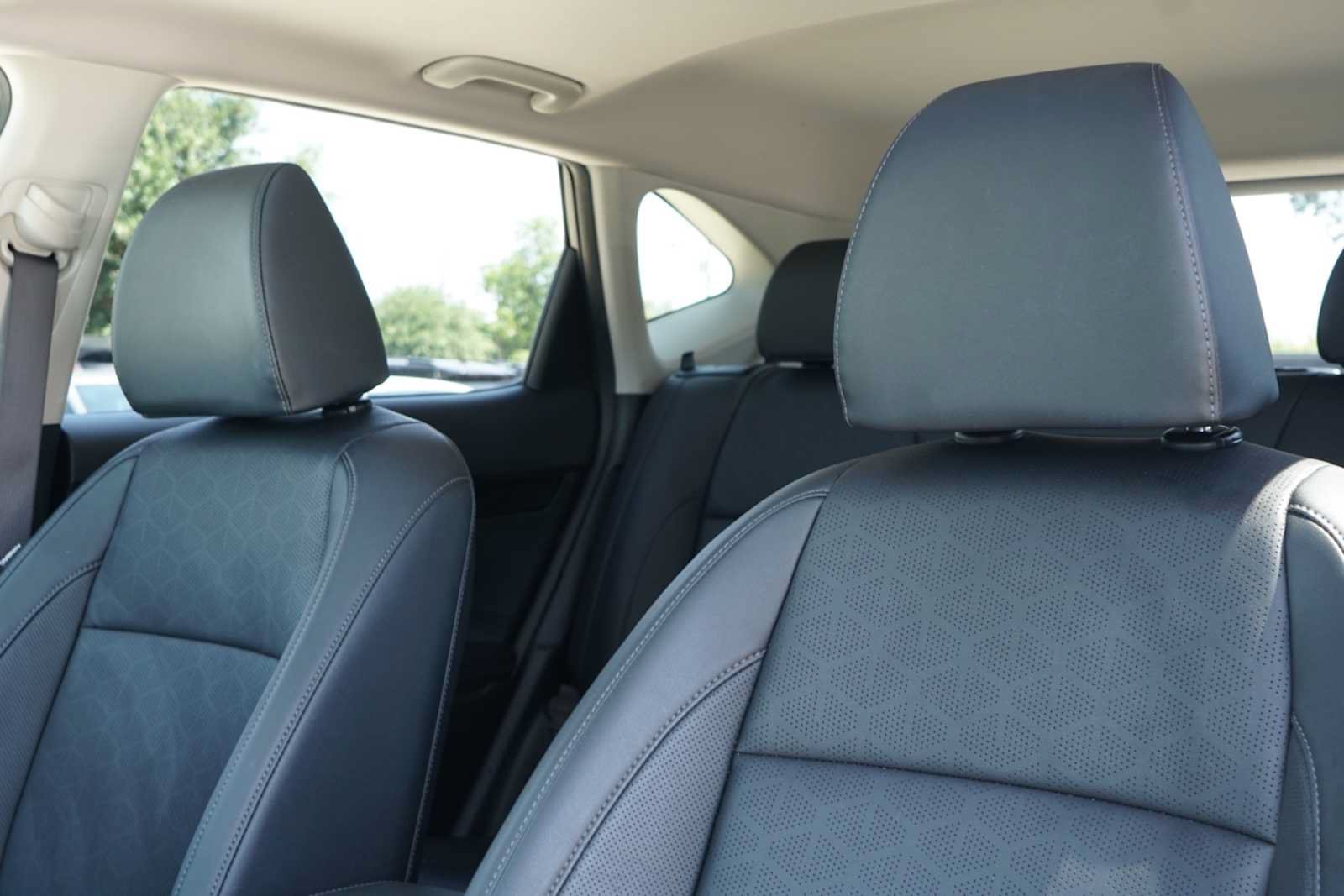 Used 2025 Kia Seltos EX w/ EX Sunroof Package FWD image 10