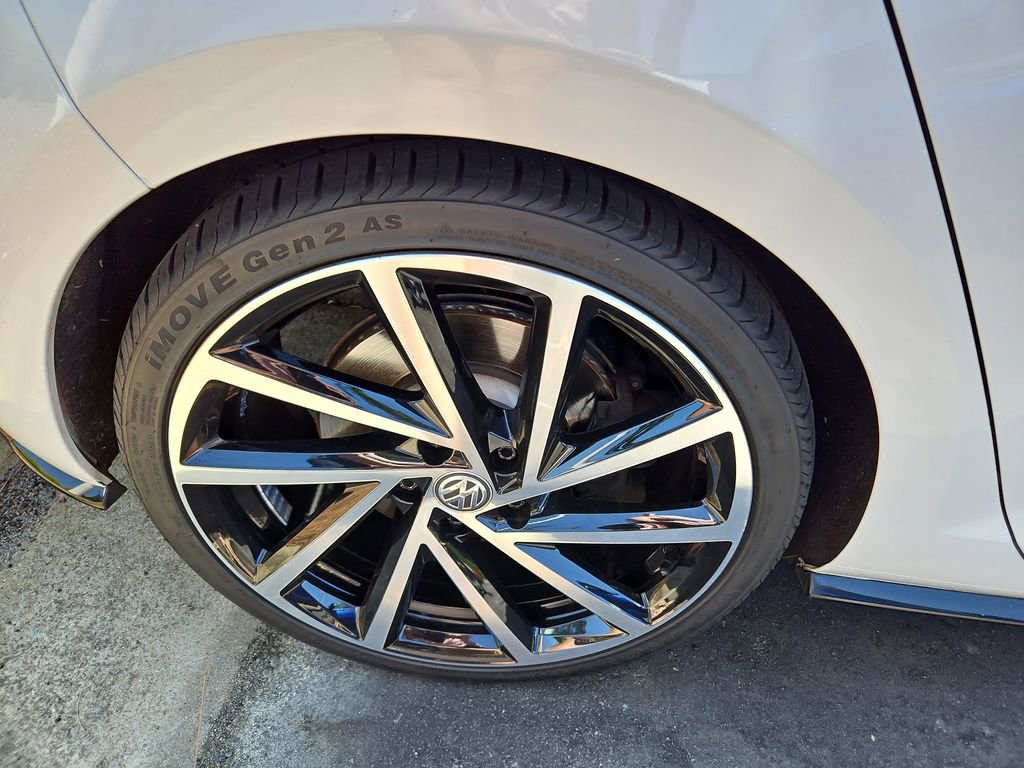 Used 2018 Volkswagen Golf R 4-Door image 7