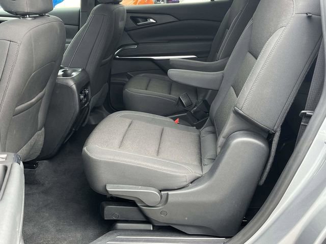 Used 2024 Chevrolet Traverse LT image 15