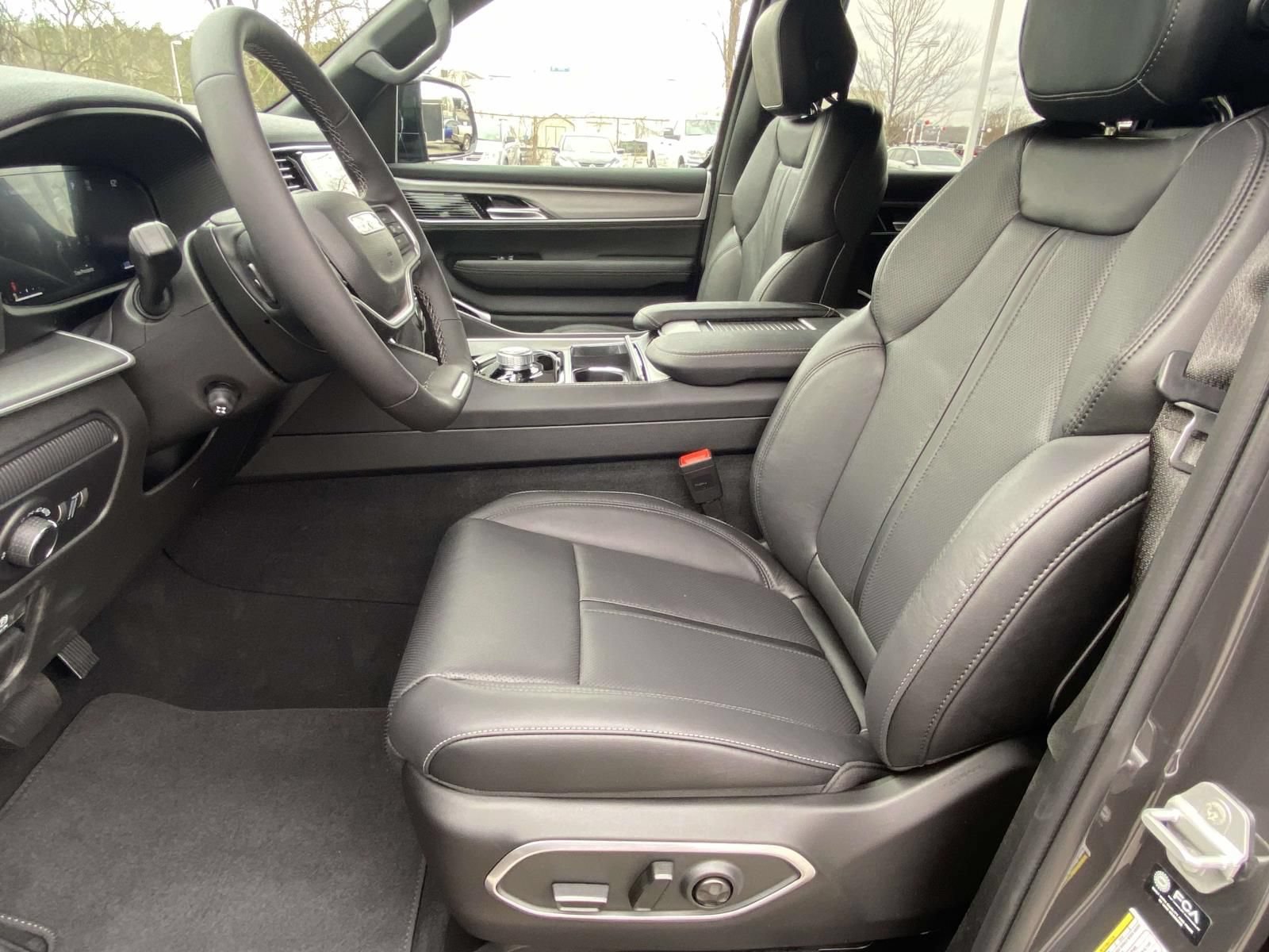 New 2026 Jeep Grand Wagoneer Limited AWD/4WD image 15