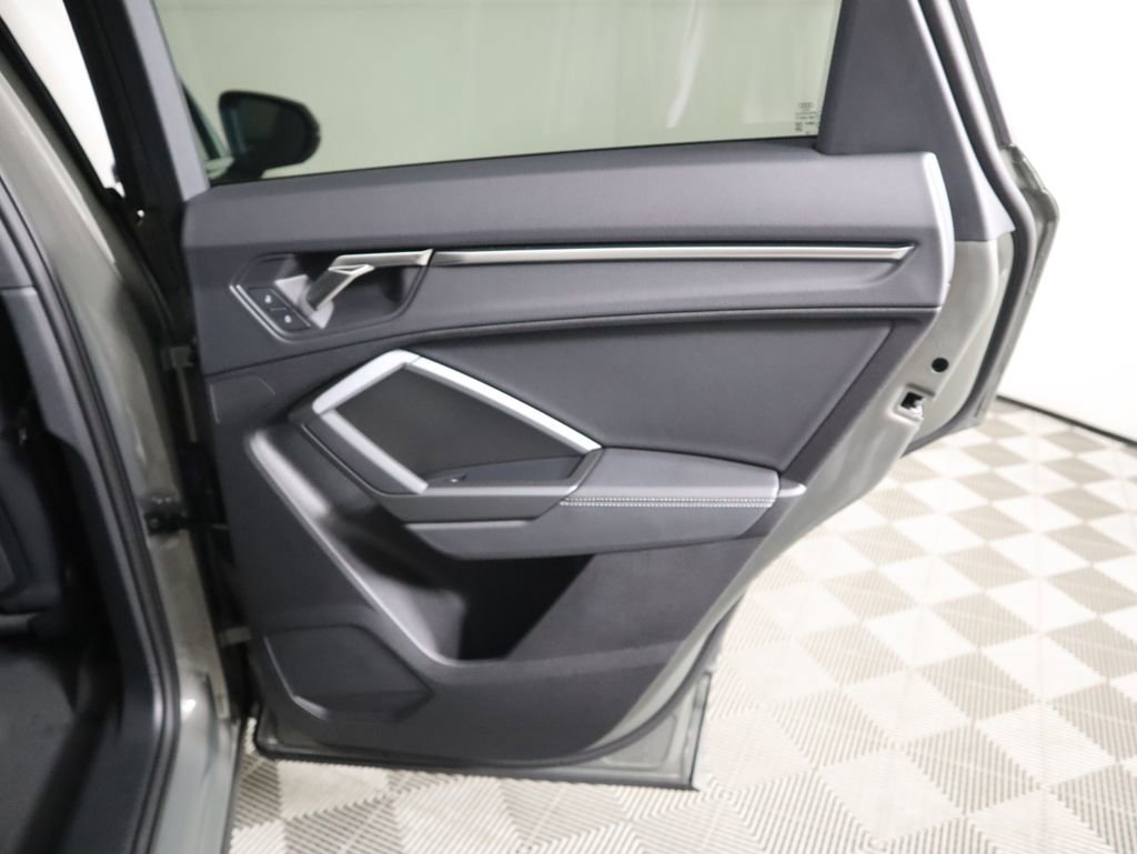 Used 2025 Audi Q3 2.0T Premium w/ Convenience Package image 29