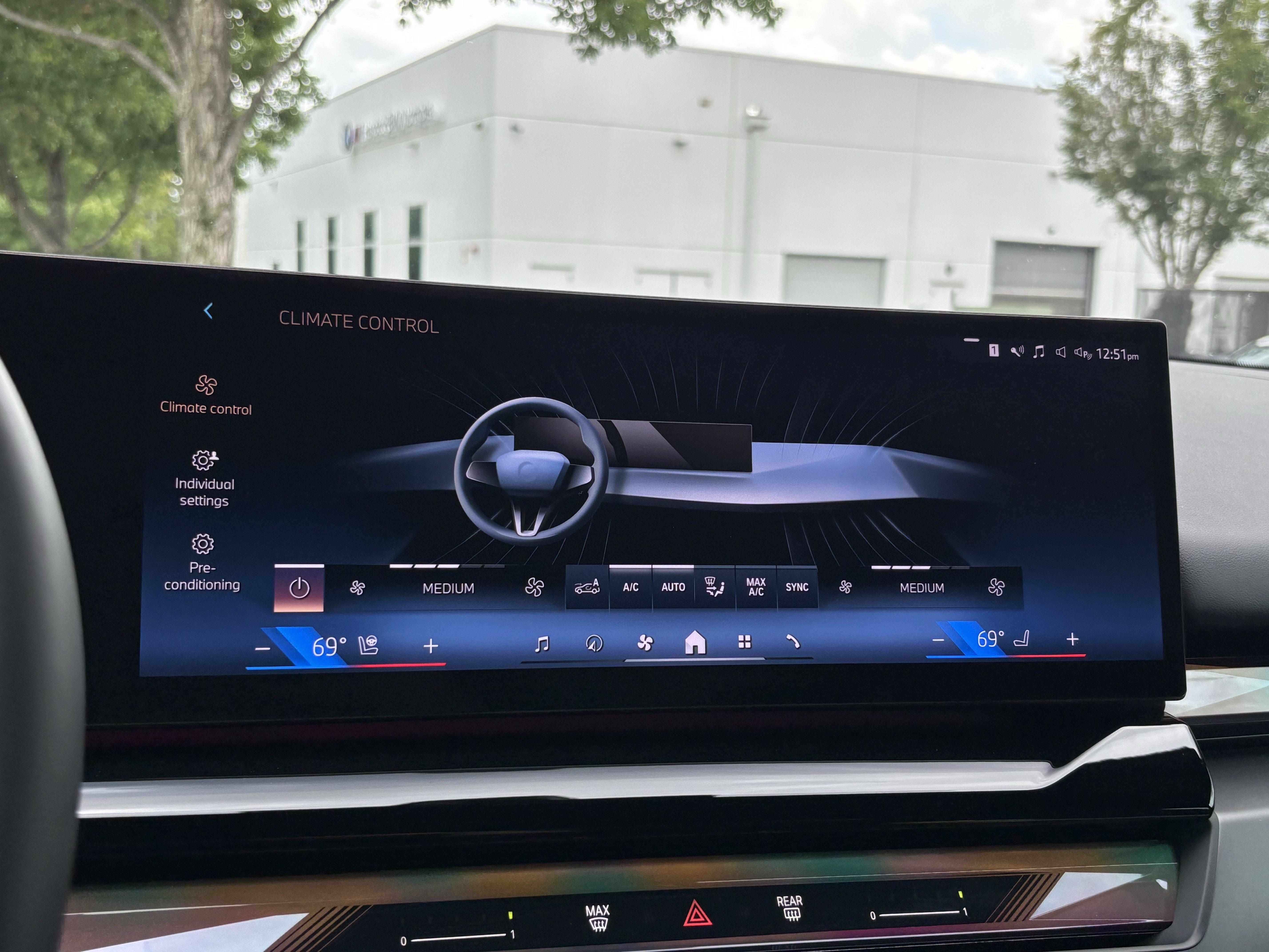 Used 2024 BMW i5 eDrive40i w/ Convenience Package RWD image 29