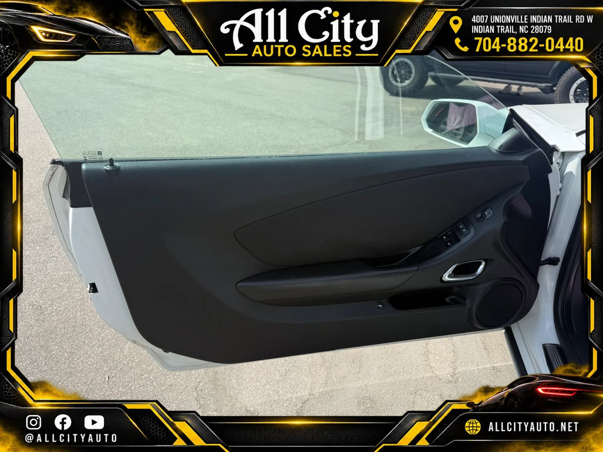 Used 2013 Chevrolet Camaro LT RWD image 17