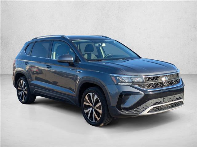 Used 2022 Volkswagen Taos SE image 3