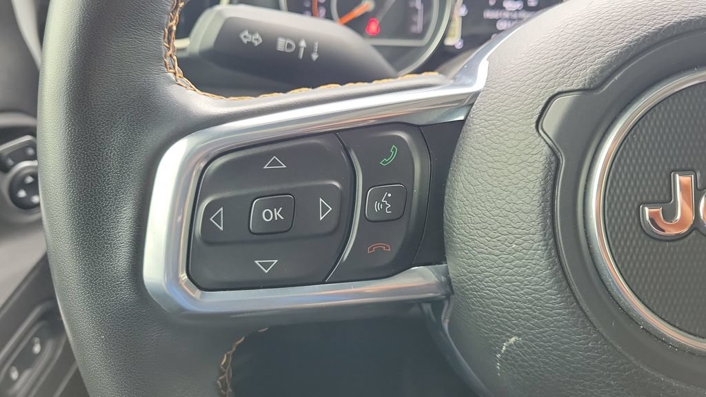 Used 2022 Jeep Wrangler Unlimited Sahara AWD/4WD image 21