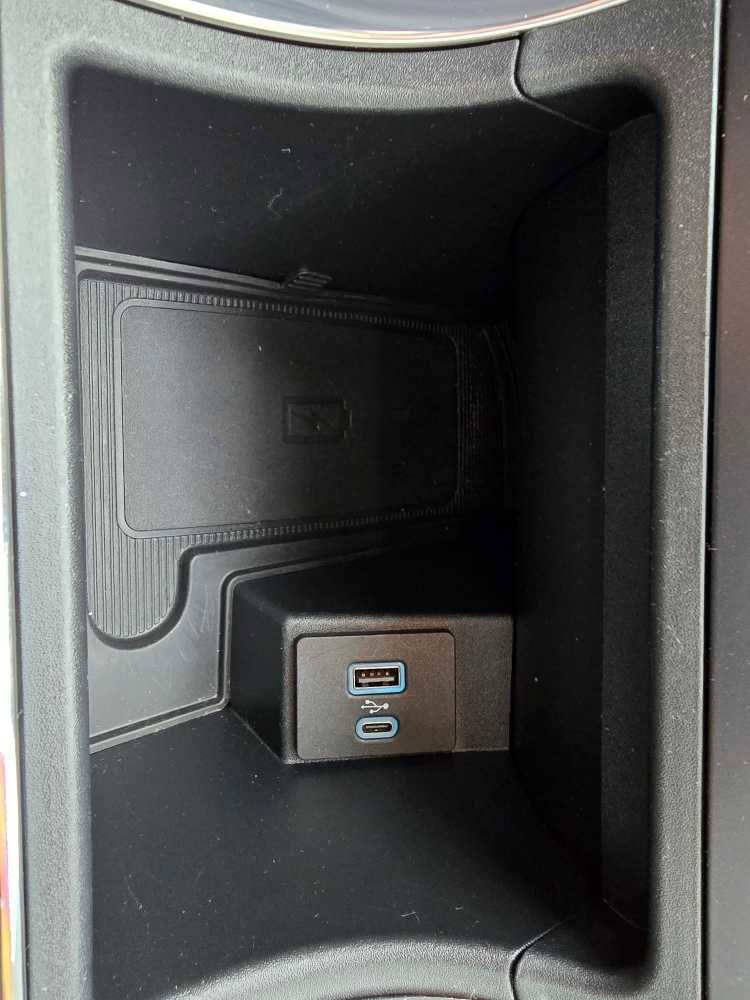 Used 2024 Ford Edge Titanium image 25