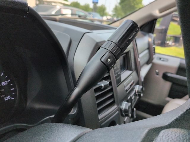 Used 2019 Ford F550 4x4 Regular Cab Super Duty image 17