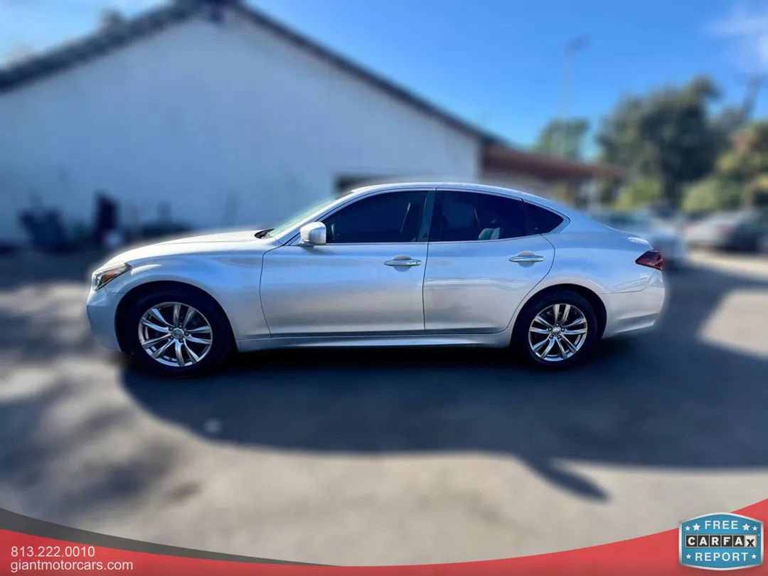 Used 2018 INFINITI Q70 Luxe image 8