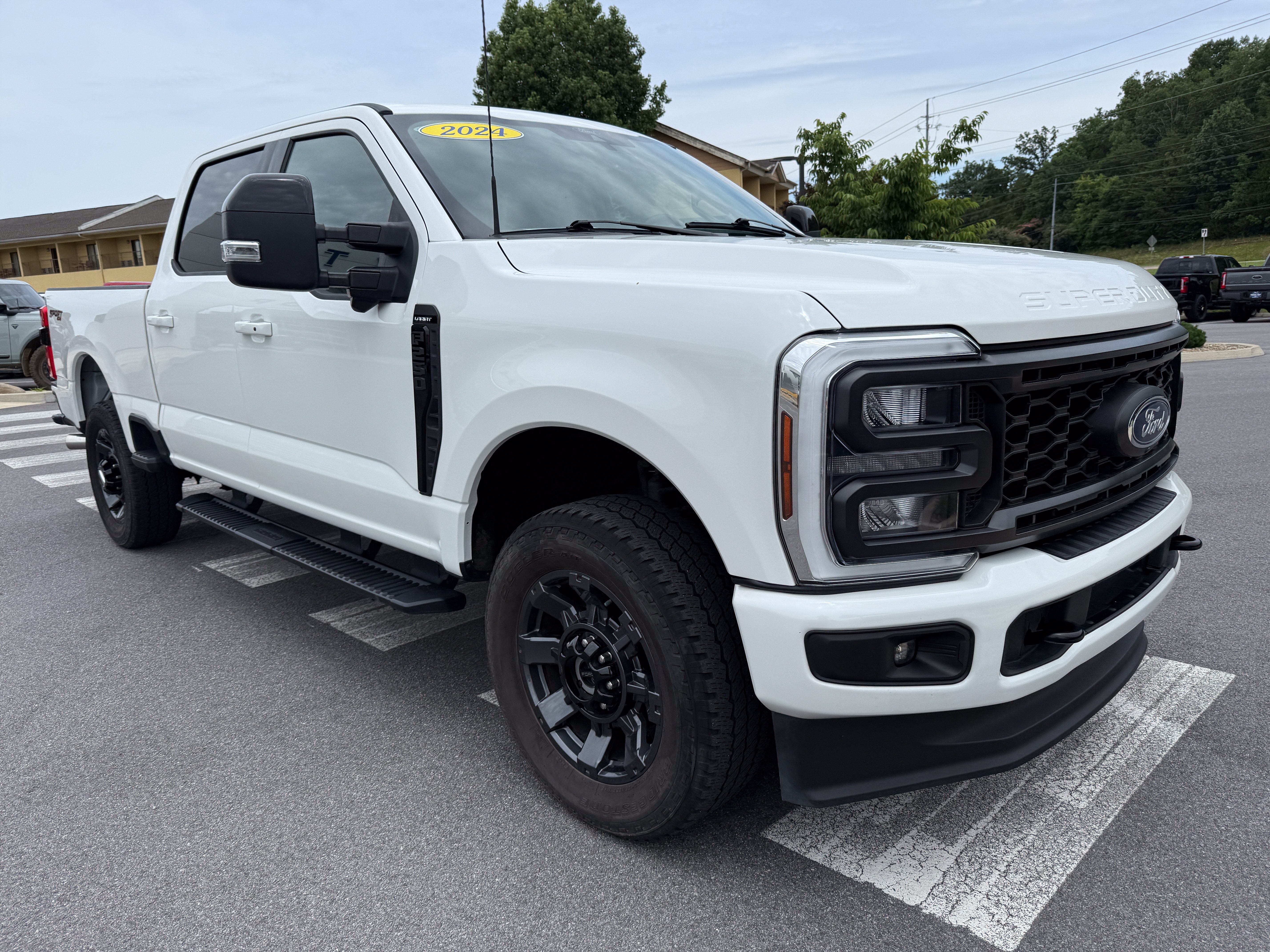 Used 2024 Ford F250 Lariat w/ Sport Appearance Package AWD/4WD image 3