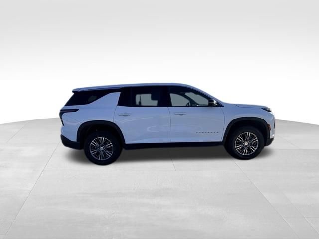Used 2024 Chevrolet Traverse LS image 3