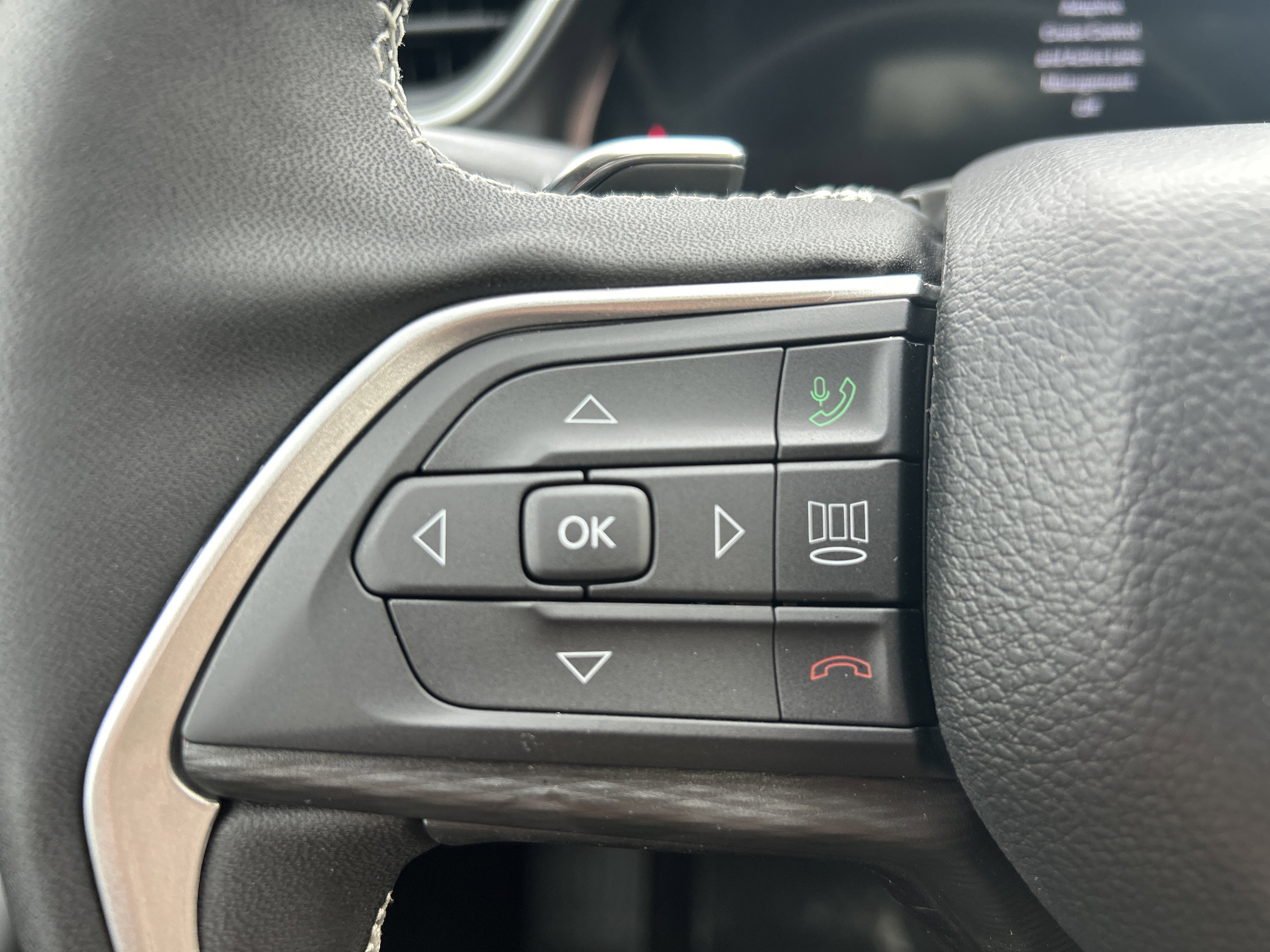 New 2025 Jeep Grand Cherokee Altitude image 19