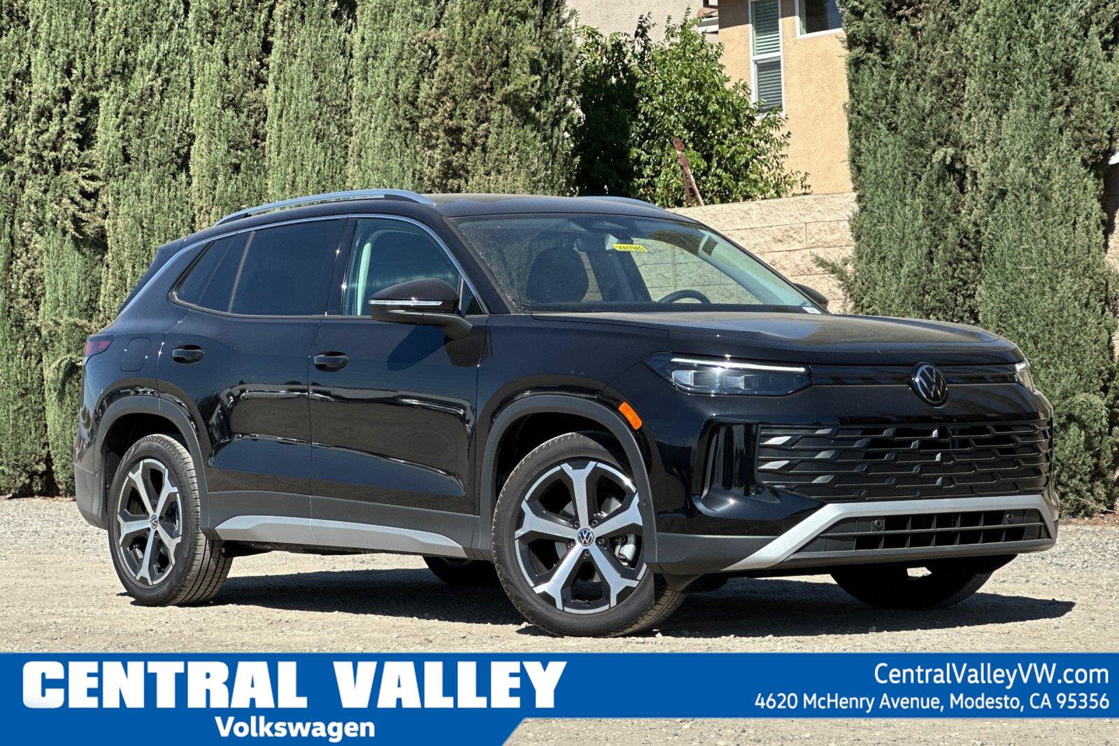 New 2026 Volkswagen Tiguan SE FWD image 1