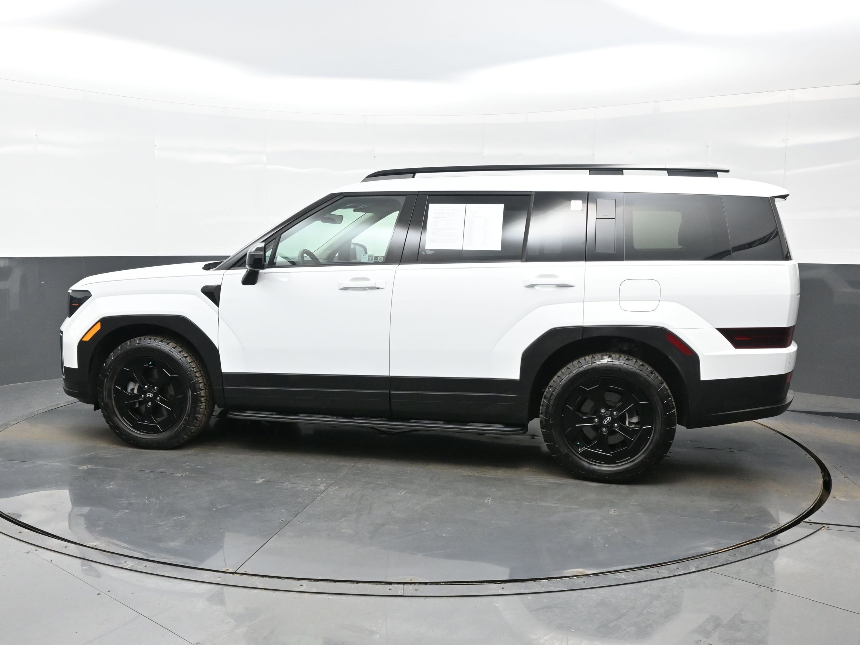 Used 2025 Hyundai Santa Fe XRT image 3