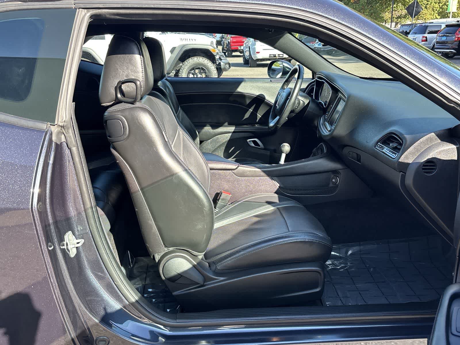 Used 2016 Dodge Challenger R/T Plus RWD image 9
