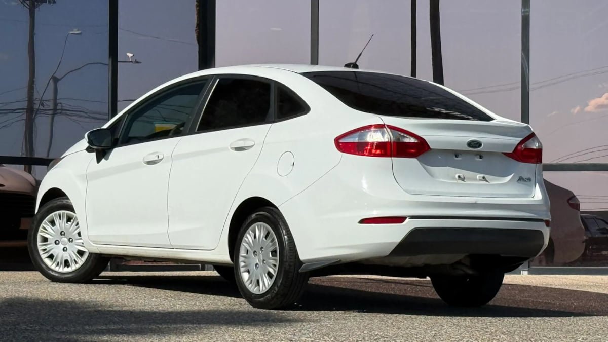 Used 2016 Ford Fiesta S FWD image 7