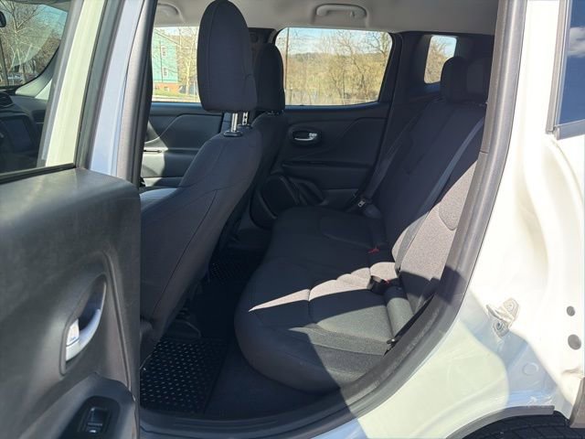 Used 2023 Jeep Renegade Latitude image 15