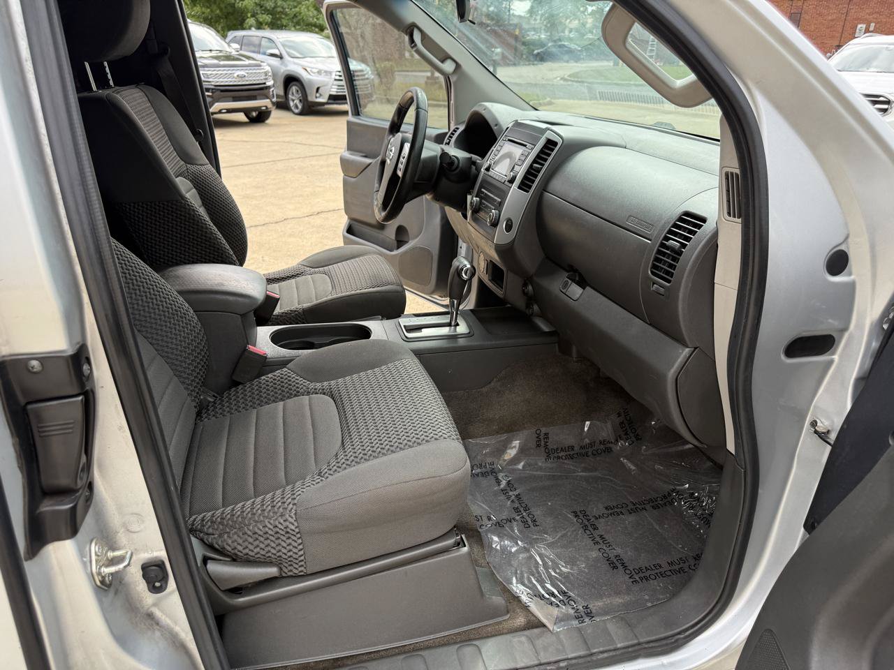 Used 2017 Nissan Frontier SV RWD image 16