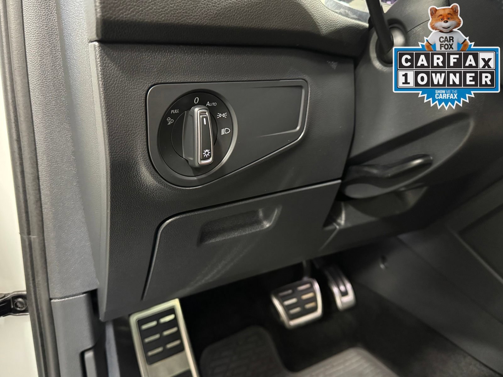 Used 2024 Volkswagen Tiguan SEL R-Line AWD/4WD image 19