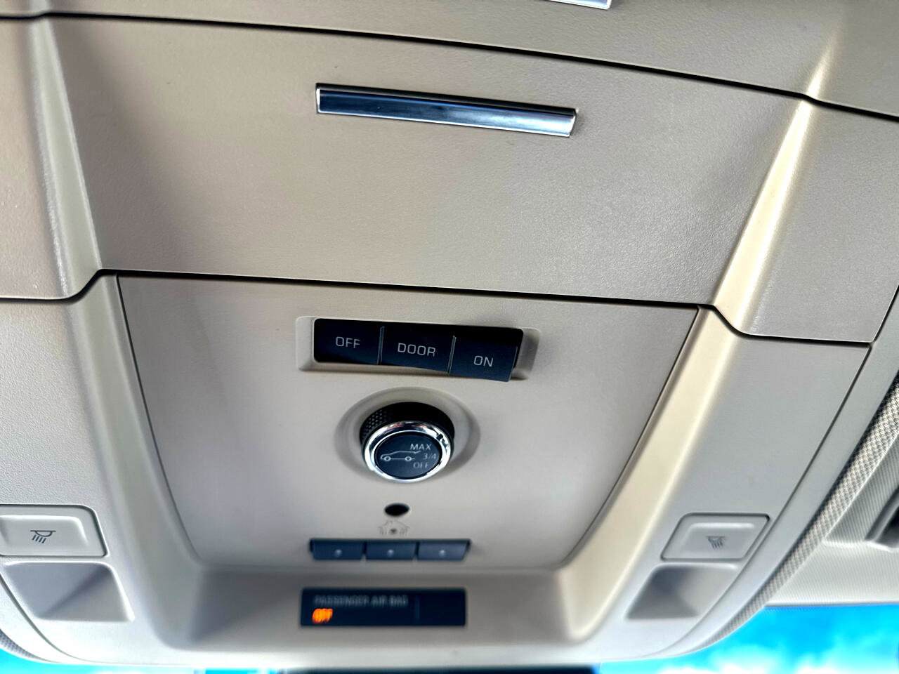 Used 2020 Chevrolet Suburban LT image 31