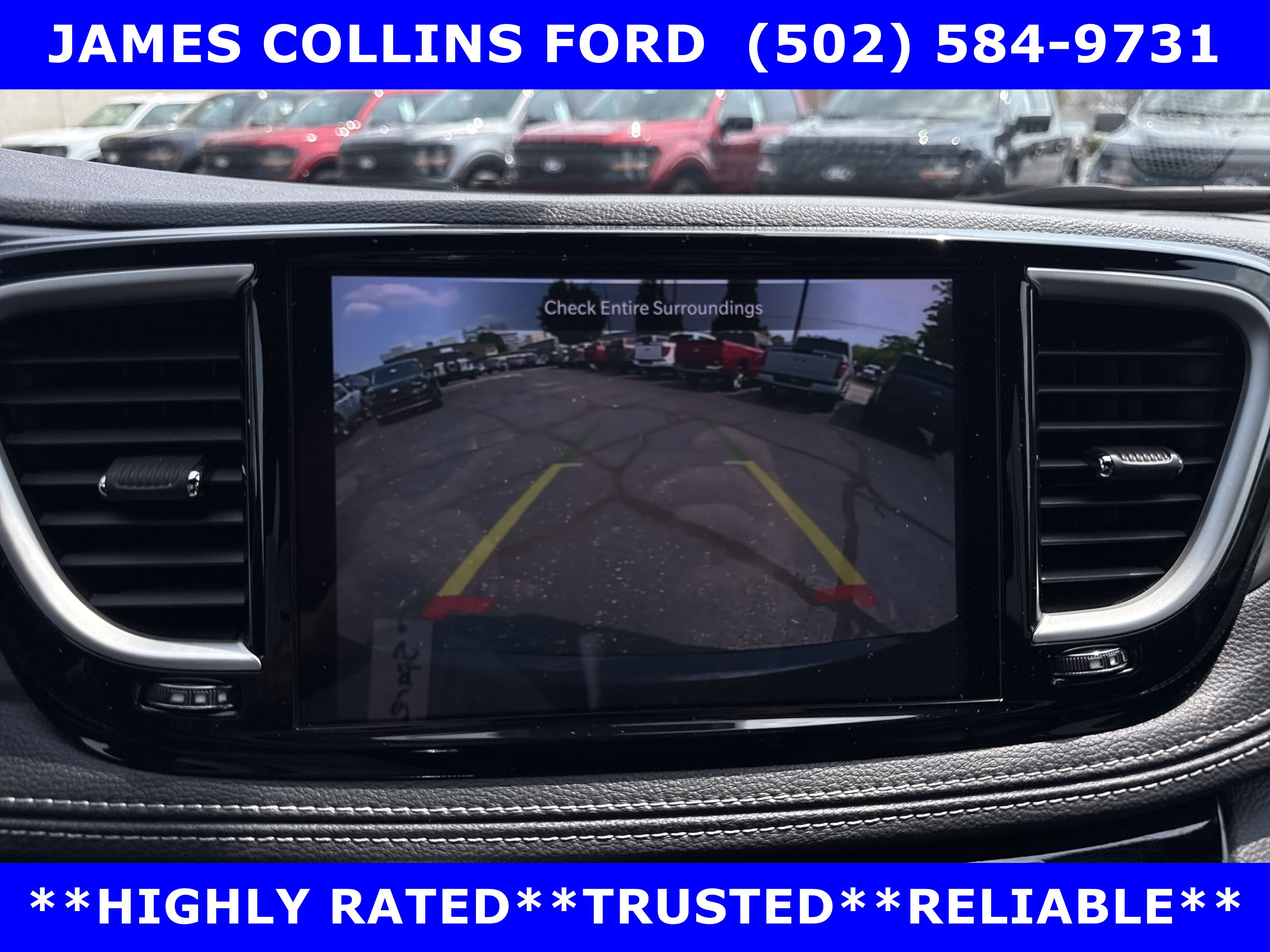 Used 2025 Chrysler Pacifica Select FWD image 17