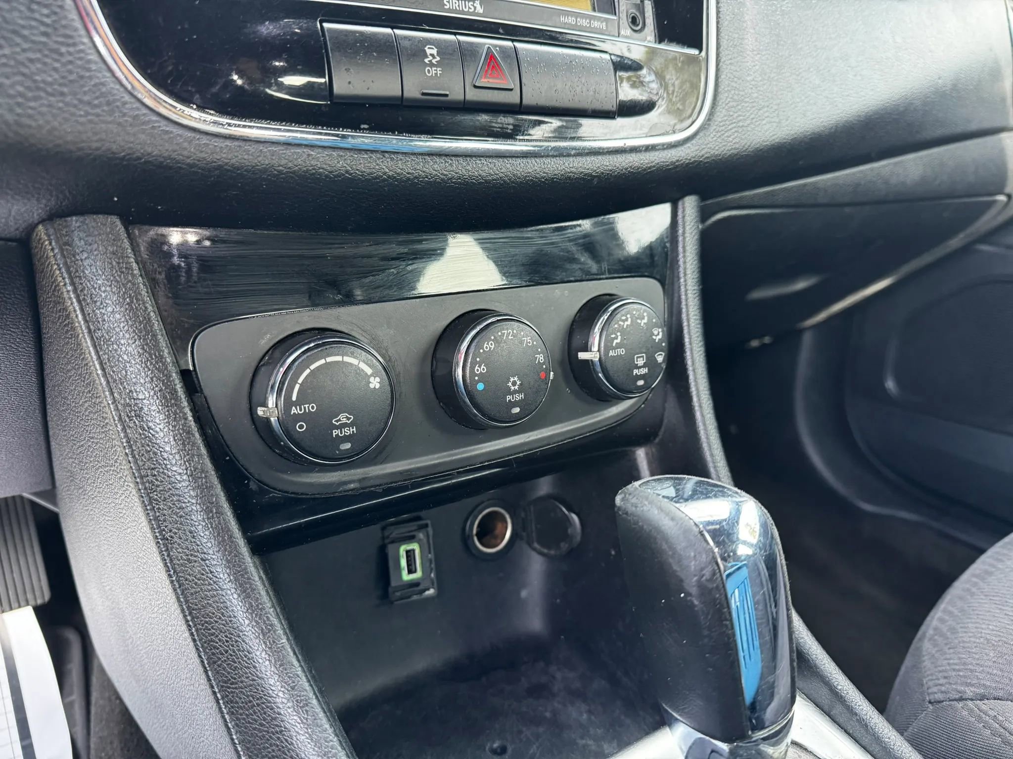 Used 2012 Chrysler 200 Touring image 21
