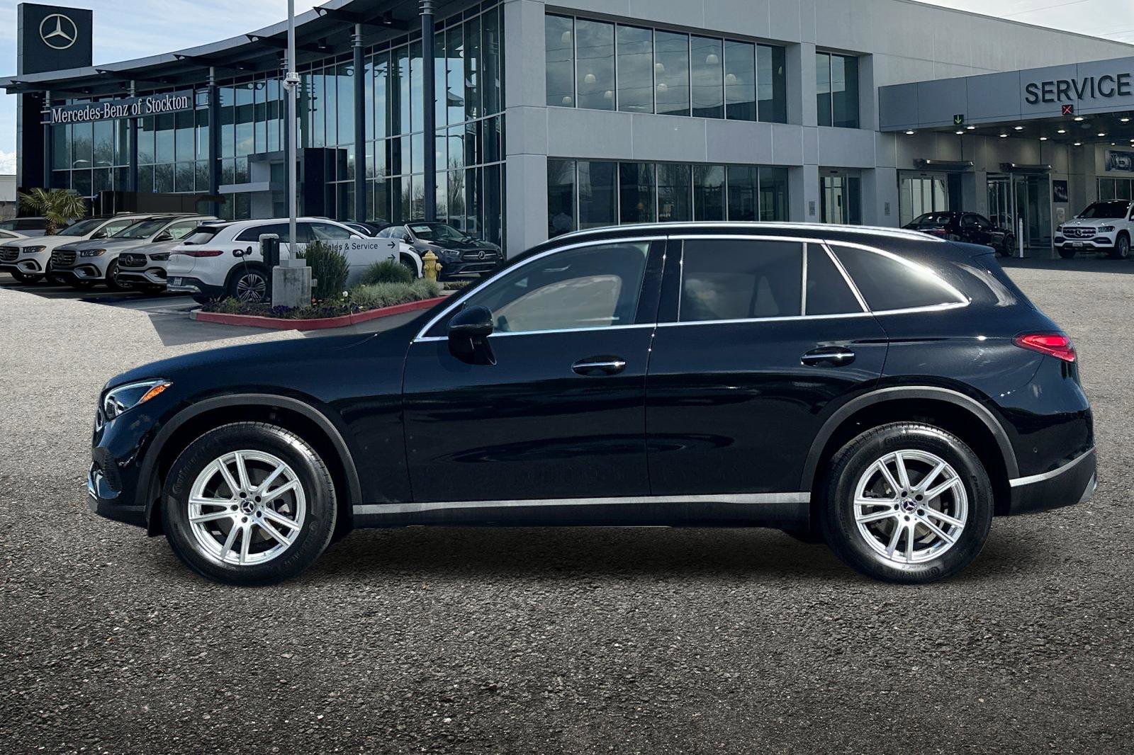 Certified 2025 Mercedes-Benz GLC 300 4MATIC image 7