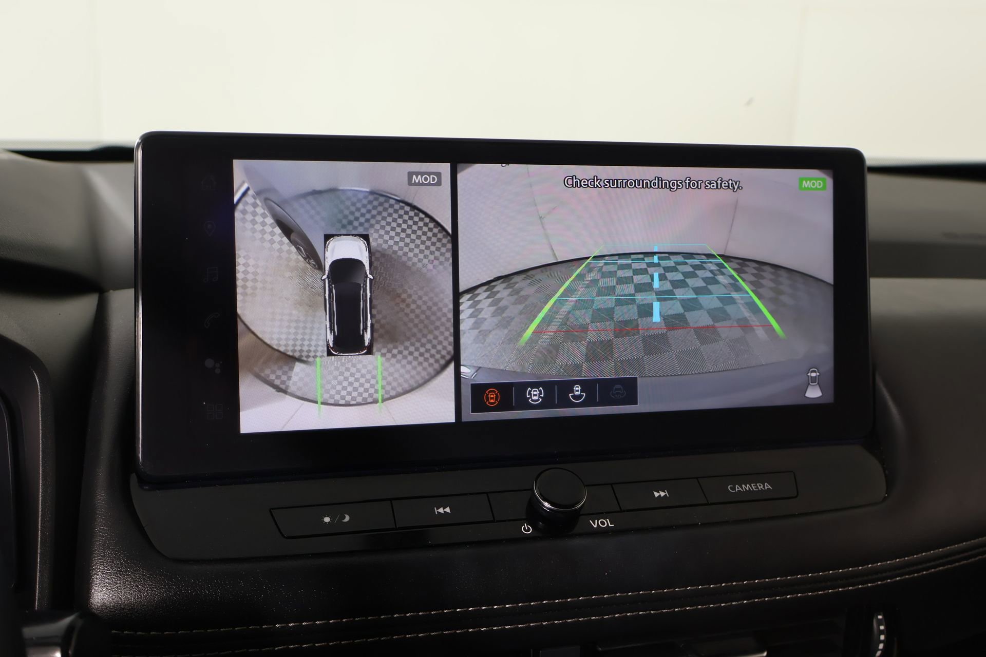 Used 2025 Nissan Rogue SL w/ SL Premium Package image 6