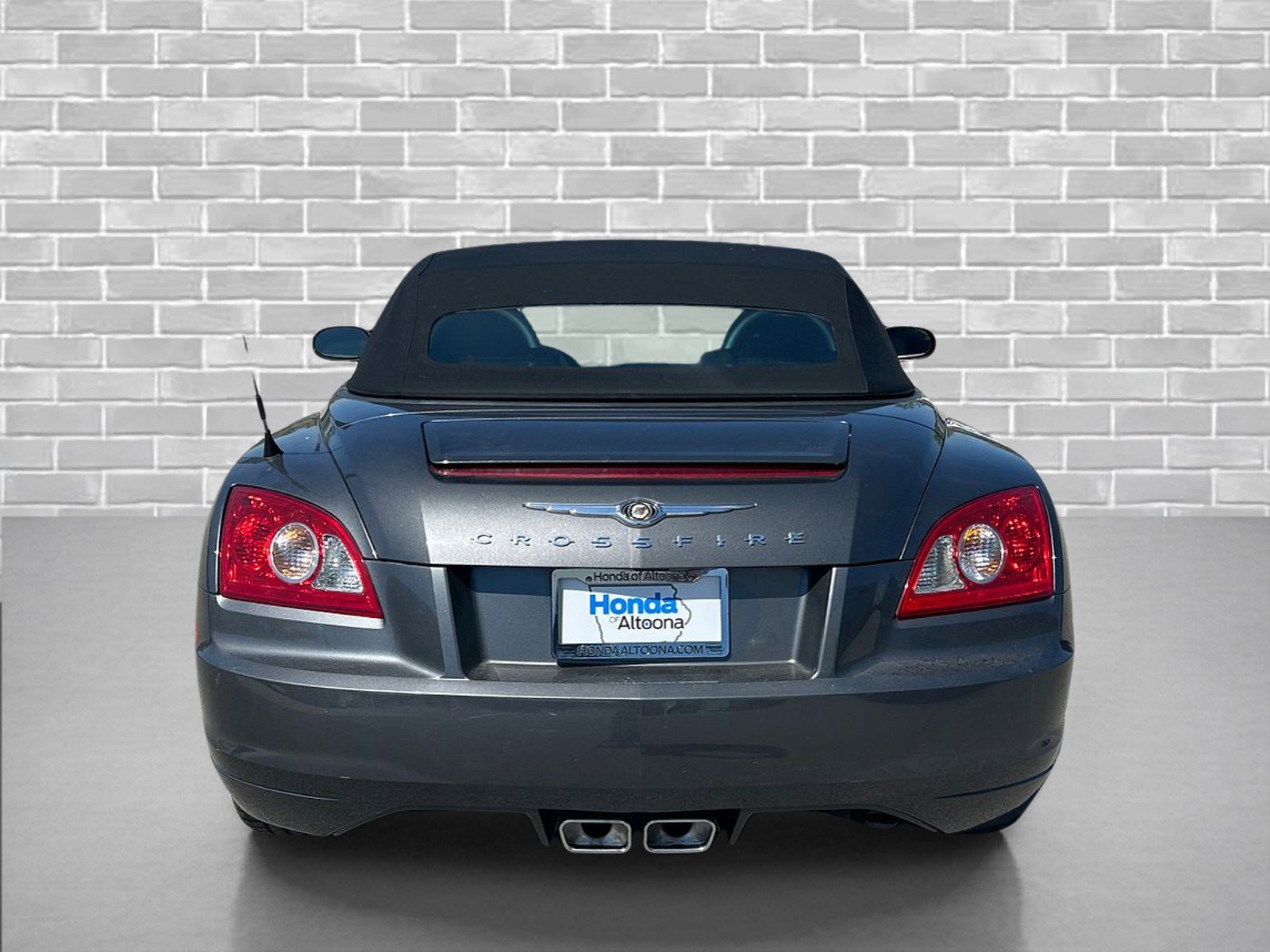 Used 2005 Chrysler Crossfire Limited RWD image 4