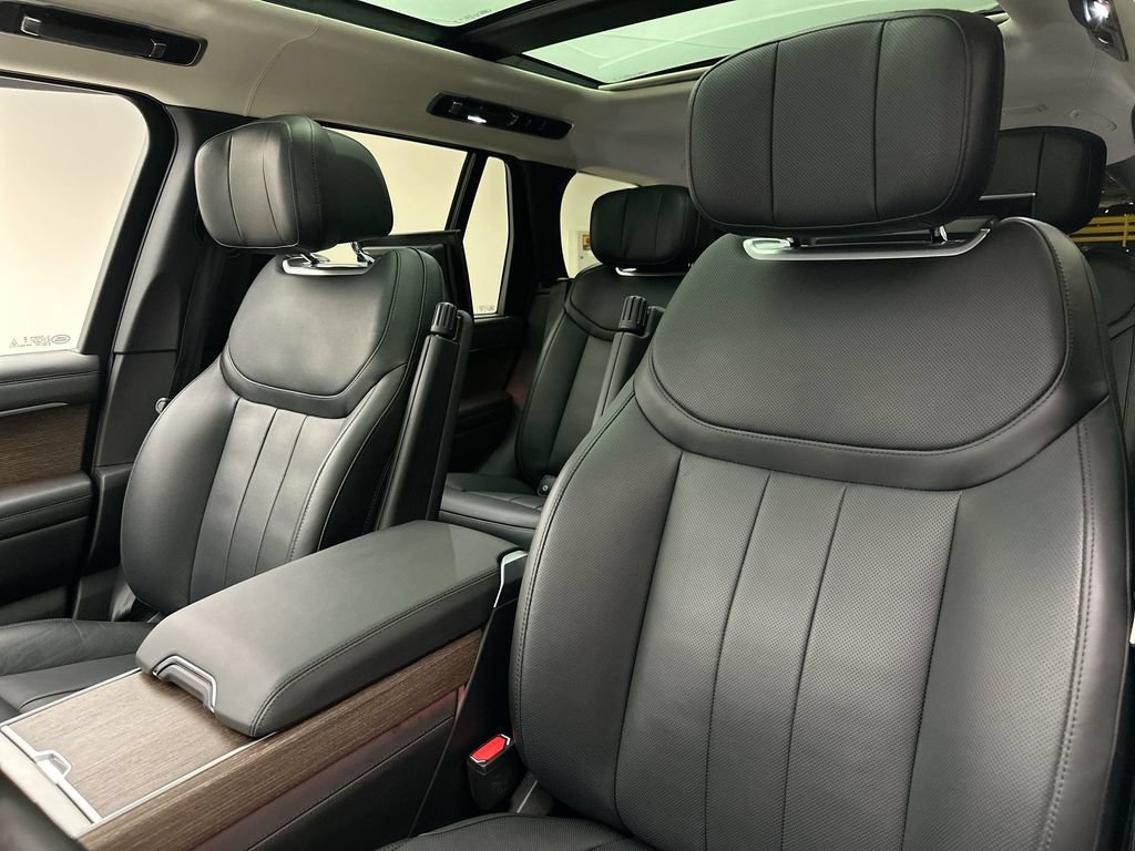 Certified 2025 Land Rover Range Rover Autobiography AWD/4WD image 23
