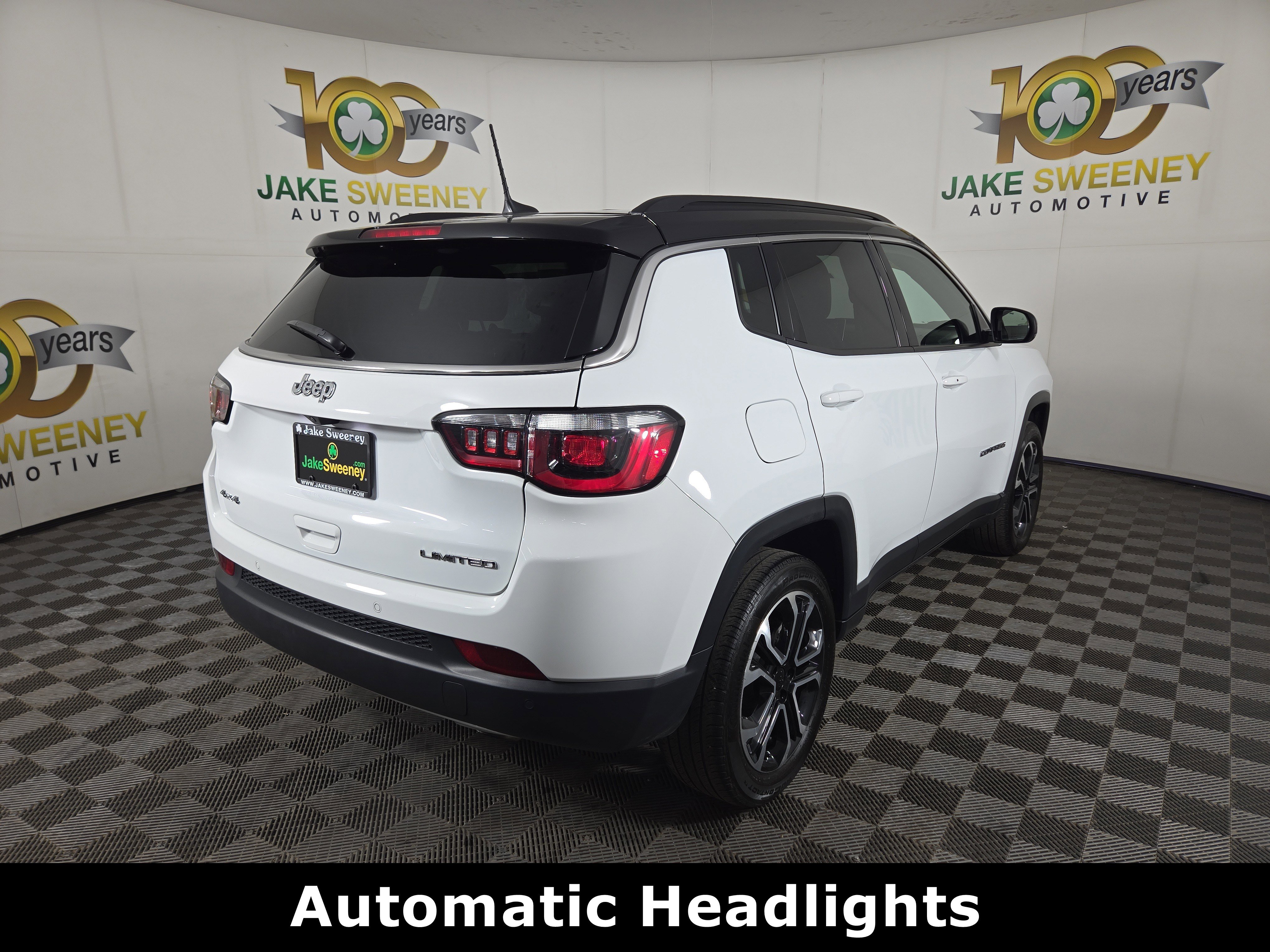 Used 2023 Jeep Compass Limited image 9